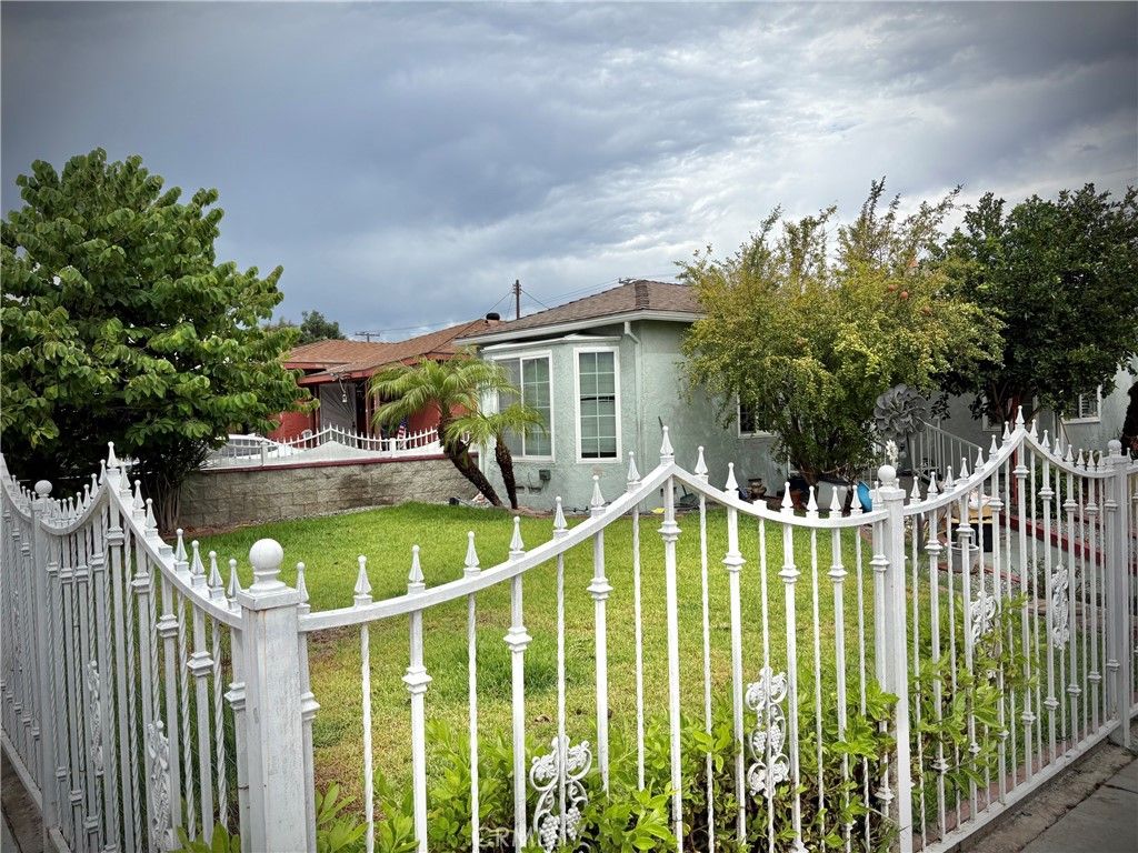 3929 E 56th Street, Maywood, CA 90270 — photo 2