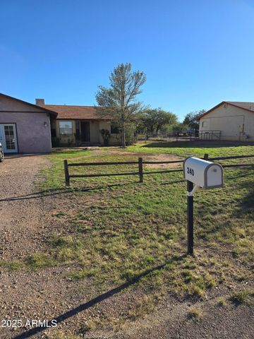 240 E OAK Street, Huachuca City, AZ 85616