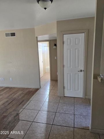 240 E OAK Street, Huachuca City, AZ 85616