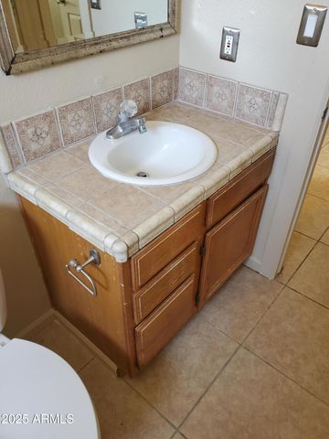 240 E OAK Street, Huachuca City, AZ 85616