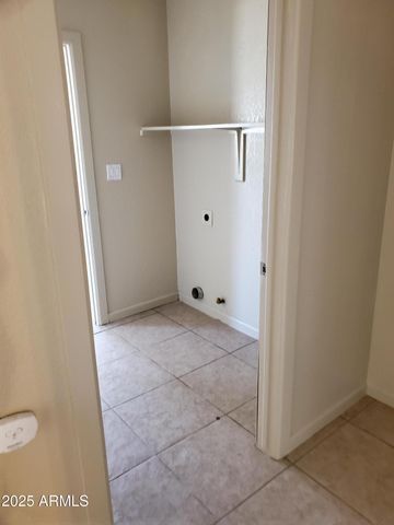 240 E OAK Street, Huachuca City, AZ 85616