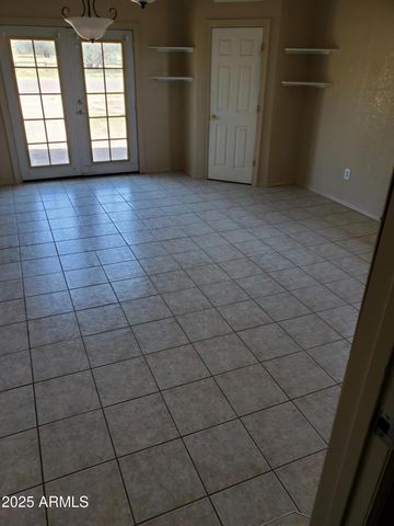 240 E OAK Street, Huachuca City, AZ 85616