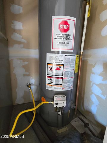 240 E OAK Street, Huachuca City, AZ 85616