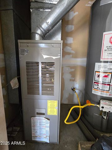 240 E OAK Street, Huachuca City, AZ 85616