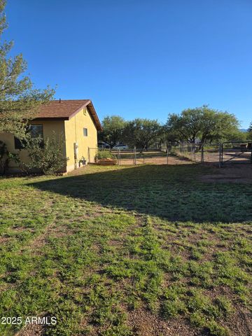 240 E OAK Street, Huachuca City, AZ 85616