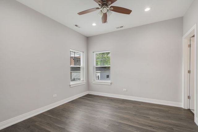 6418 S Champlain Avenue, Chicago, IL 60637