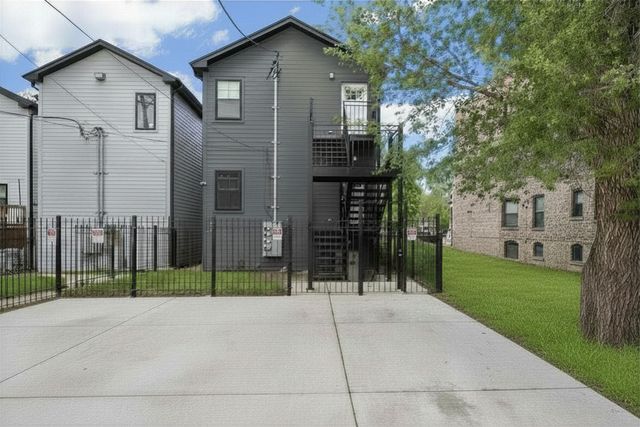 6418 S Champlain Avenue, Chicago, IL 60637