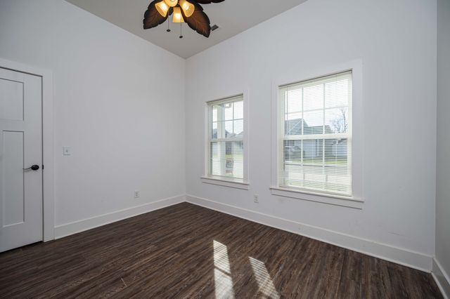 180 Nichols Dr, Woodbury, TN 37190