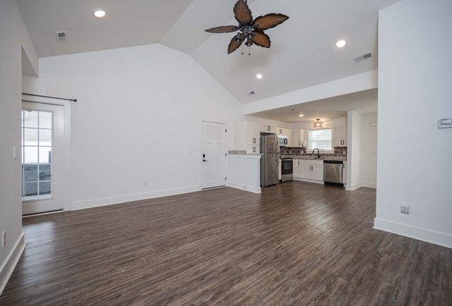 180 Nichols Dr, Woodbury, TN 37190