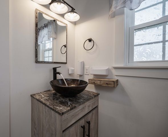 180 Nichols Dr, Woodbury, TN 37190