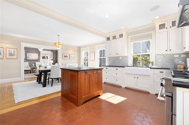 89 Gibbs Avenue, Newport, RI 02840