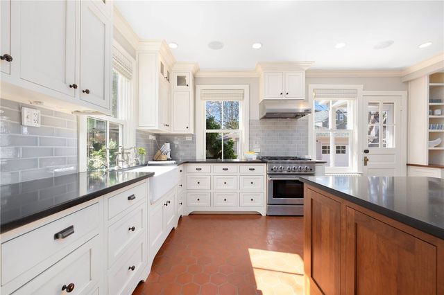 89 Gibbs Avenue, Newport, RI 02840