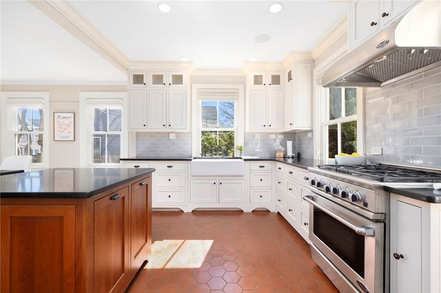 89 Gibbs Avenue, Newport, RI 02840