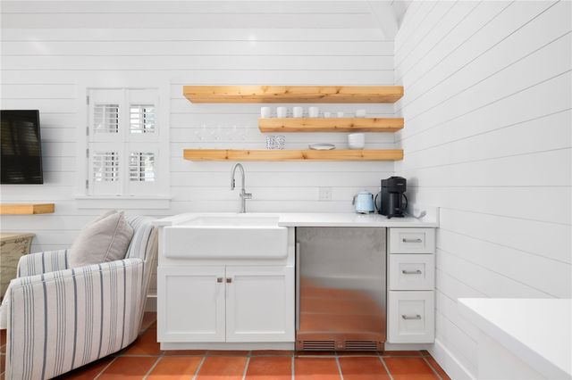 89 Gibbs Avenue, Newport, RI 02840