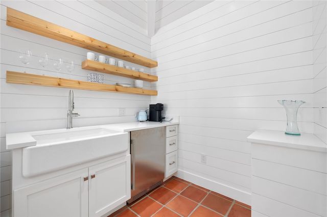 89 Gibbs Avenue, Newport, RI 02840