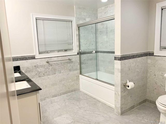 1 Owen Street B, Westbury, NY 11590