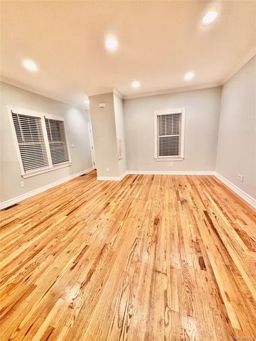 1 Owen Street B, Westbury, NY 11590