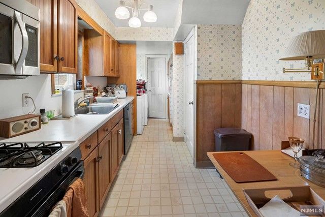 117 Van Buren Avenue, Teaneck, NJ 07666