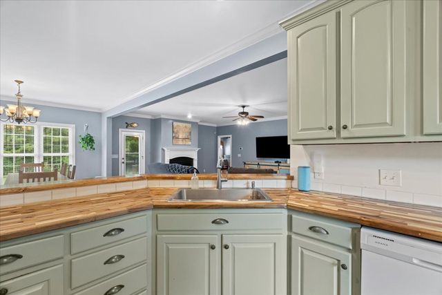 758 Central Way, Chatsworth, GA 30705
