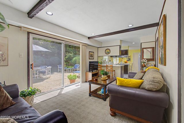 14 Mcintosh Lane, Manalapan, NJ 07726