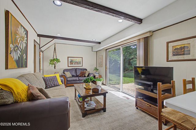 14 Mcintosh Lane, Manalapan, NJ 07726