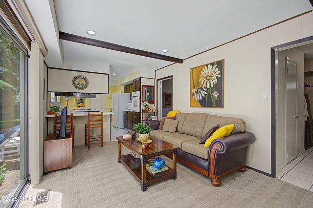14 Mcintosh Lane, Manalapan, NJ 07726