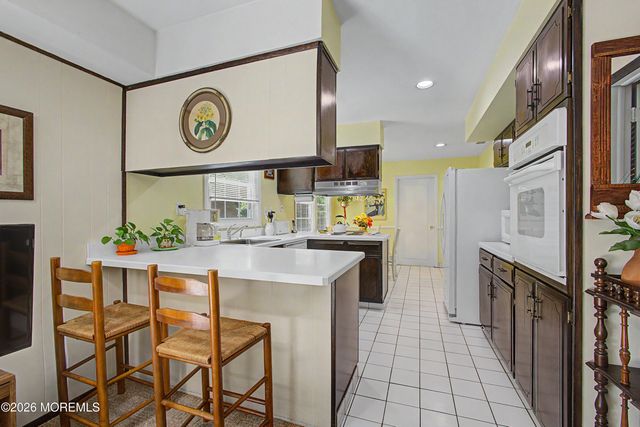 14 Mcintosh Lane, Manalapan, NJ 07726