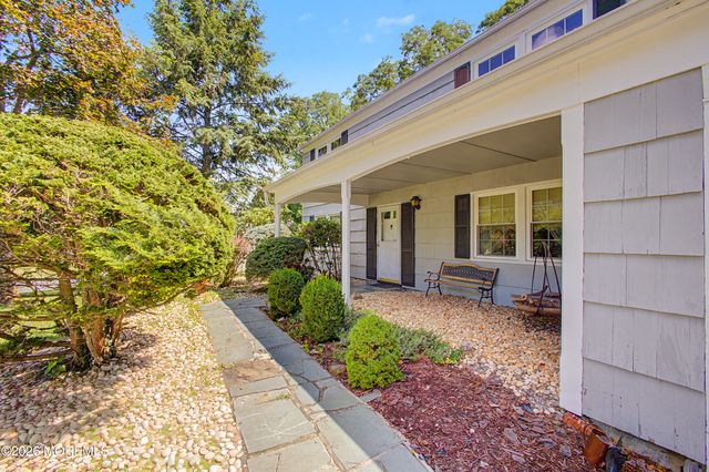14 Mcintosh Lane, Manalapan, NJ 07726