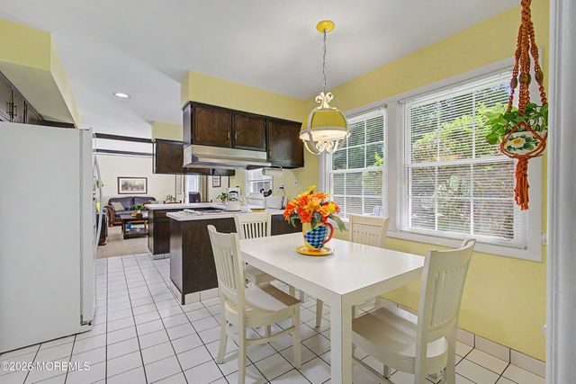 14 Mcintosh Lane, Manalapan, NJ 07726