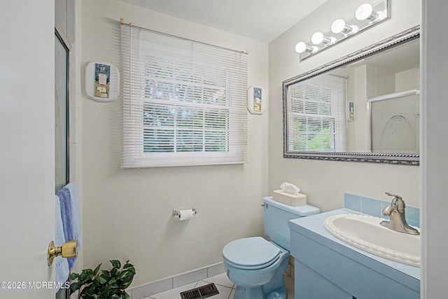 14 Mcintosh Lane, Manalapan, NJ 07726