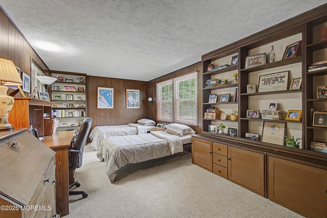 14 Mcintosh Lane, Manalapan, NJ 07726