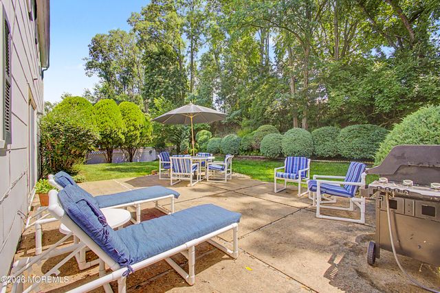 14 Mcintosh Lane, Manalapan, NJ 07726