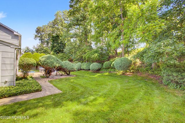 14 Mcintosh Lane, Manalapan, NJ 07726