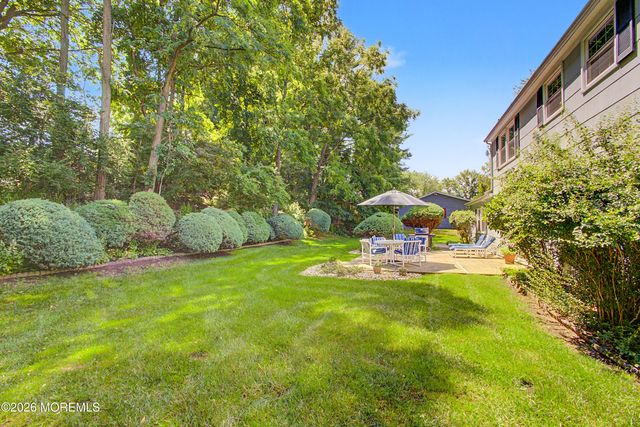 14 Mcintosh Lane, Manalapan, NJ 07726