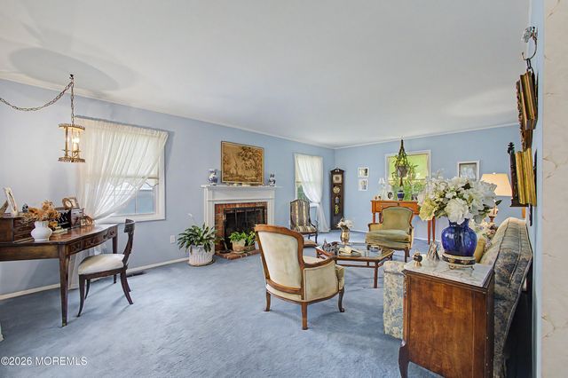 14 Mcintosh Lane, Manalapan, NJ 07726