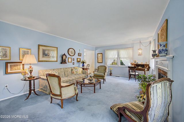 14 Mcintosh Lane, Manalapan, NJ 07726