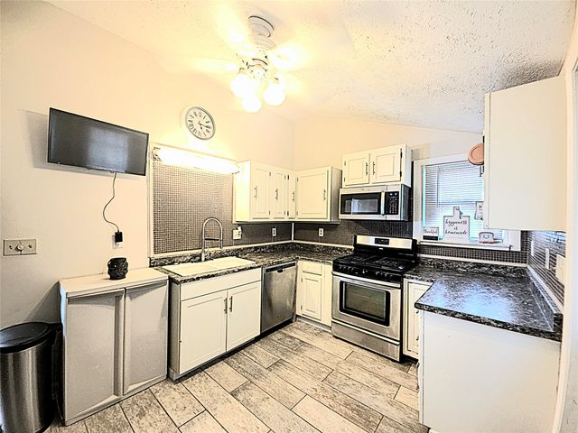 1009 E 4TH Street, Erie, PA 16507