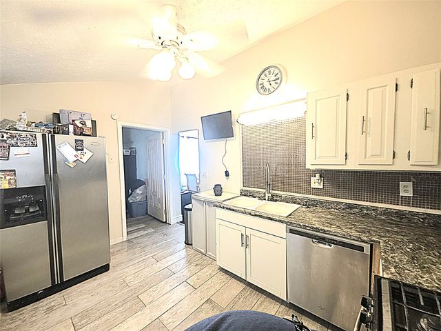 1009 E 4TH Street, Erie, PA 16507