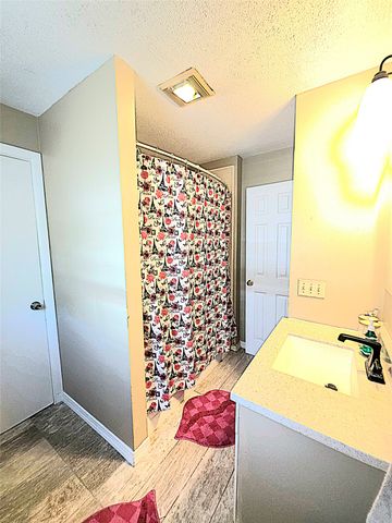 1009 E 4TH Street, Erie, PA 16507