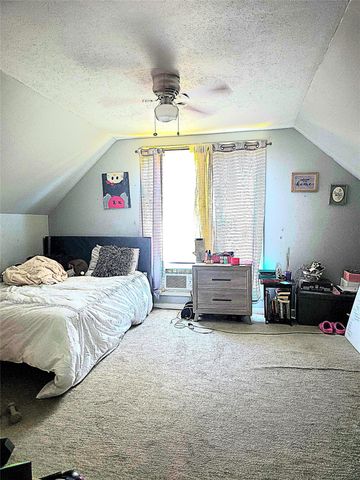 1009 E 4TH Street, Erie, PA 16507