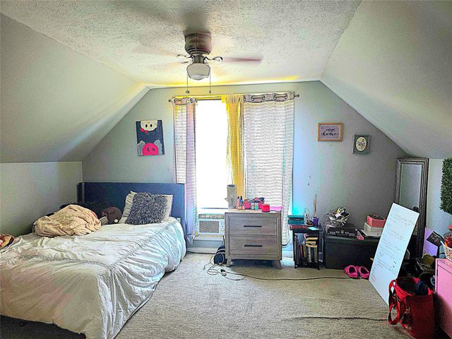 1009 E 4TH Street, Erie, PA 16507