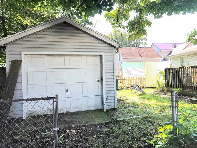 1009 E 4TH Street, Erie, PA 16507