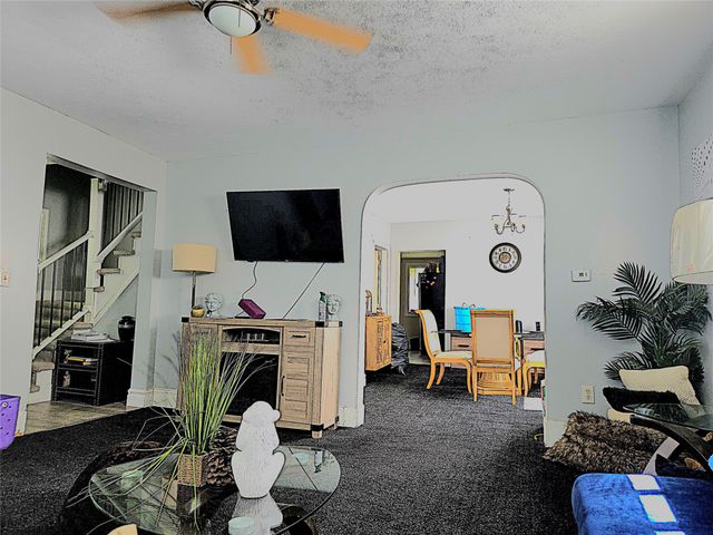 1009 E 4TH Street, Erie, PA 16507