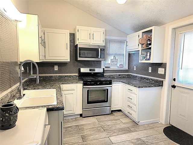 1009 E 4TH Street, Erie, PA 16507