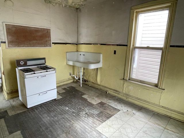 6556 S Laflin Street, Chicago, IL 60636