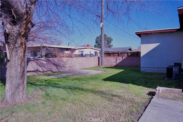 755 W Holguin, Lancaster, CA 93534