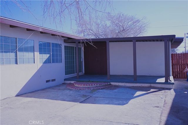755 W Holguin, Lancaster, CA 93534