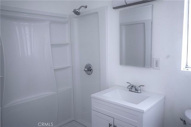 755 W Holguin, Lancaster, CA 93534