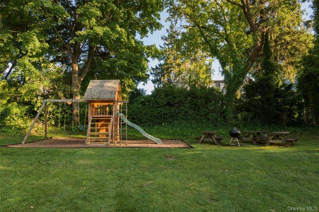 838 Pelhamdale Avenue 2H, New Rochelle, NY 10801