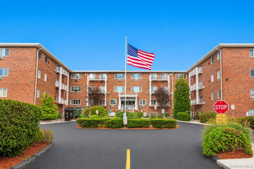 838 Pelhamdale Avenue 2H, New Rochelle, NY 10801 — exterior
